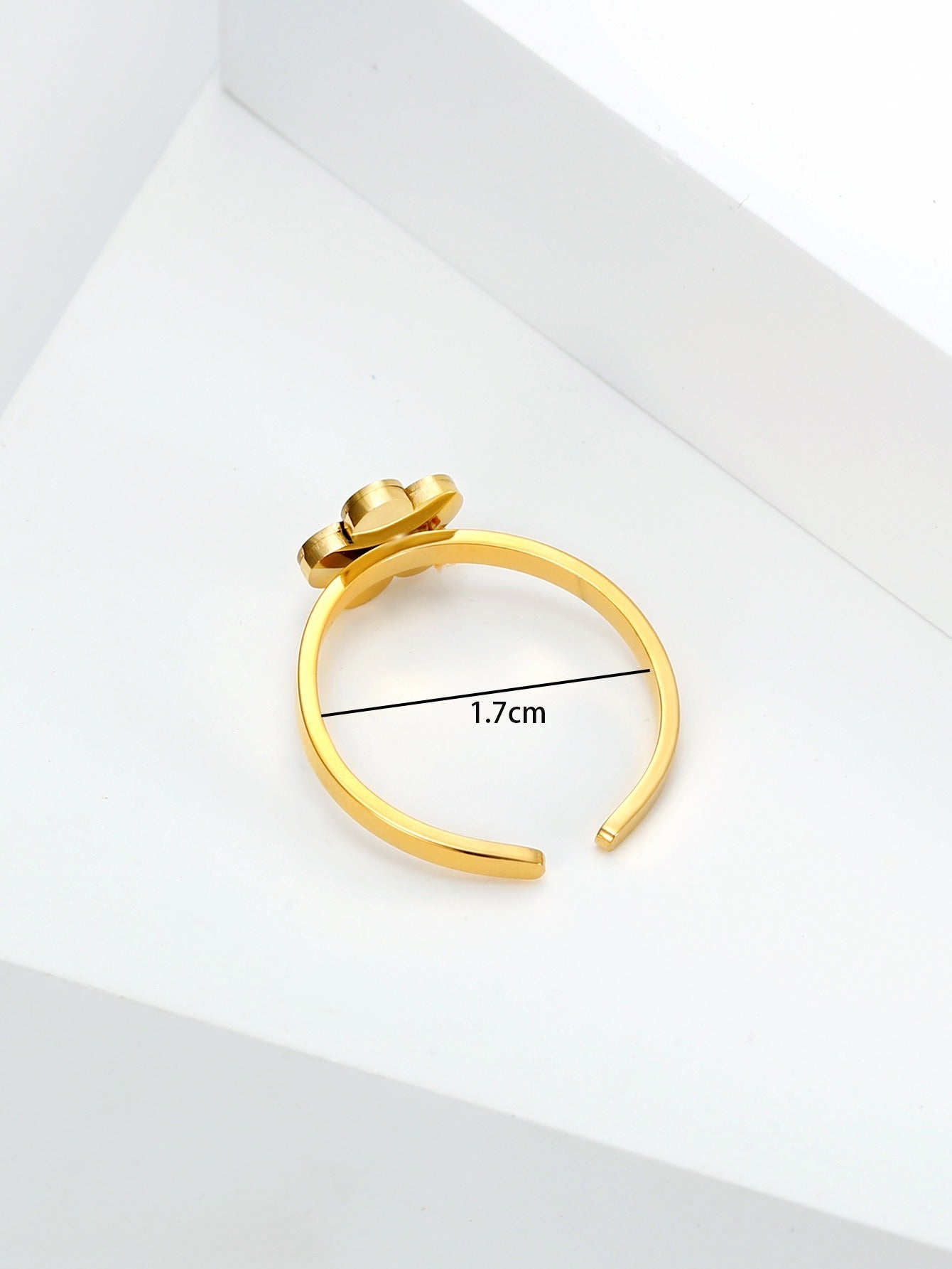 Joyería sencilla de acero inoxidable Kemstone: Anillos abiertos de moda en lotes pequeños, anillos de acero de titanio para mujer, elegancia para el día a día y un regalo especial TR0329