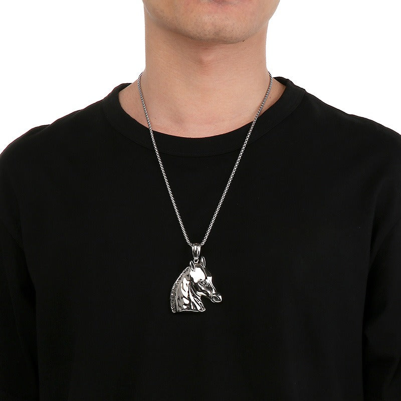 Collar Kemstone con hebilla de cabeza de lobo vikingo retro de acero titanio y titanio del Rey León y Caballo Salvaje: una pieza llamativa para hombre Kemstone KP54394