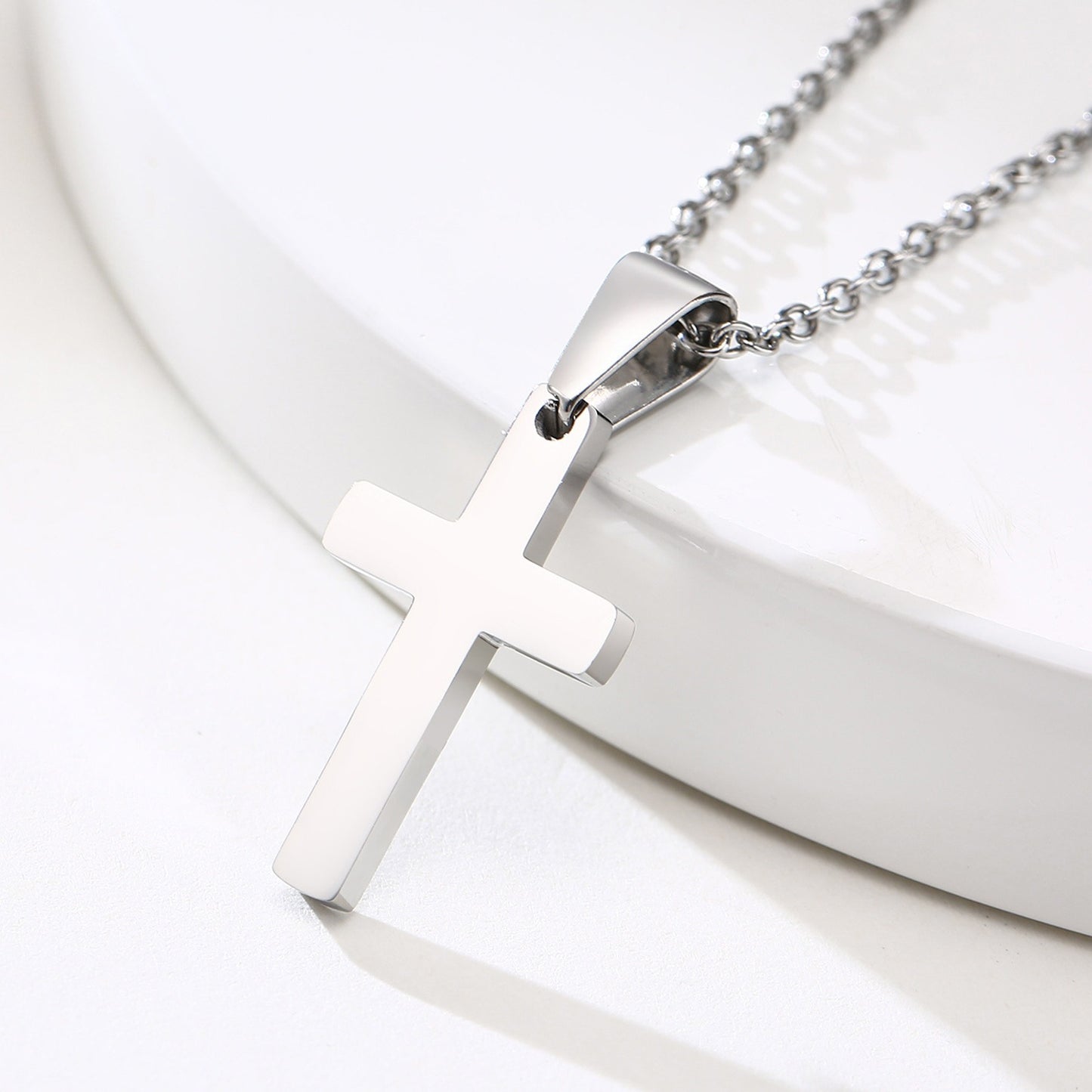 Collar con colgante de cruz de acero inoxidable Kemstone: joyería minimalista y ligera para hombres y mujeres PN-1479