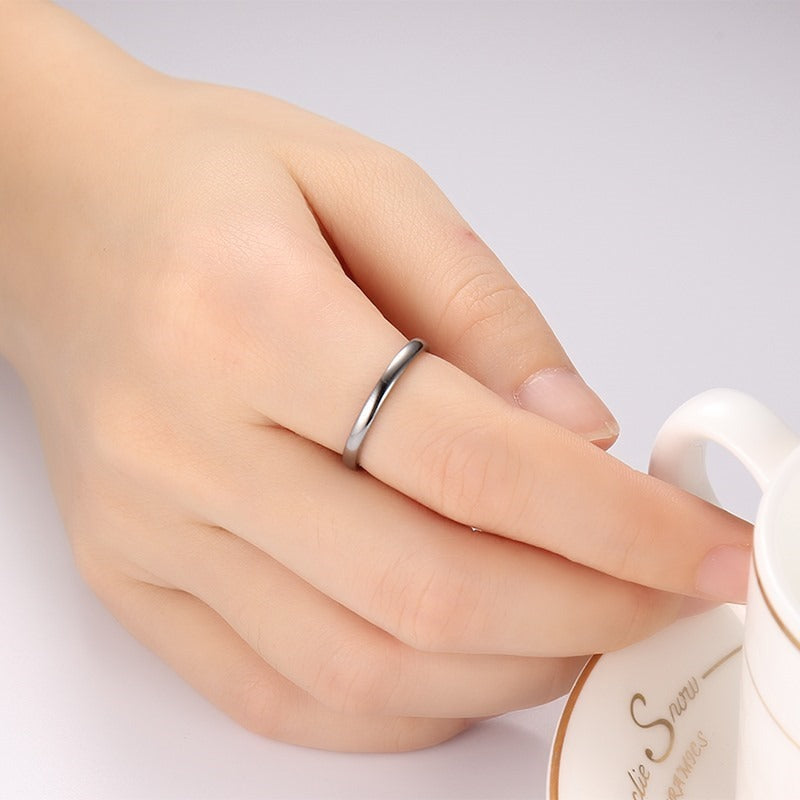 Anillo minimalista de pareja de acero de tungsteno Kemstone | Acabado liso, elegancia para el día a día TCR042