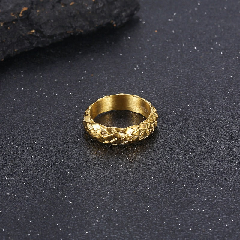 Anello in titanio Kemstone con texture a scaglie: accessorio regolabile da uomo in stile punk retrò KR37988