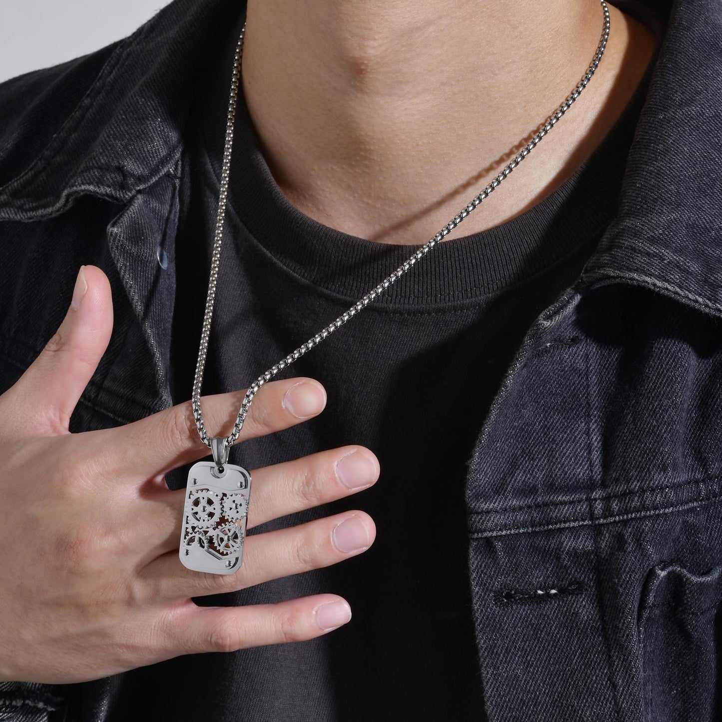 Kemstone Titanium Steel Gear Pendant Necklace – Rotating Mechanical Streetwear PN-362
