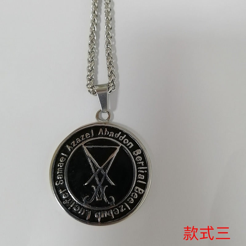 Collar con colgante de moneda de Lucifer de acero y titanio Kemstone | Pieza de estilo gótico urbano PN1161
