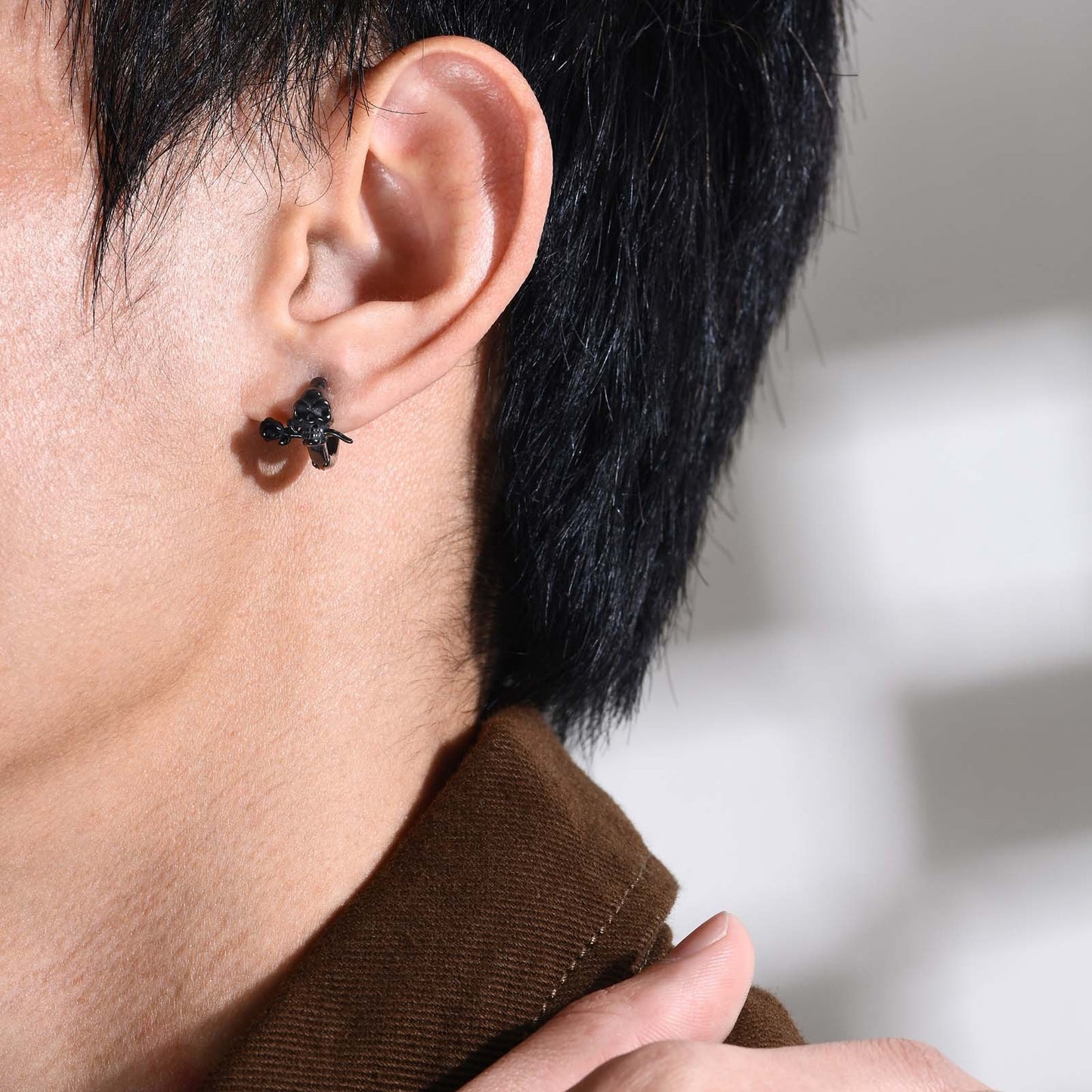 Skull & Rose Hoop Earring for Men – Gothic Stainless Steel Jewelry with Dark Elegance EH-444