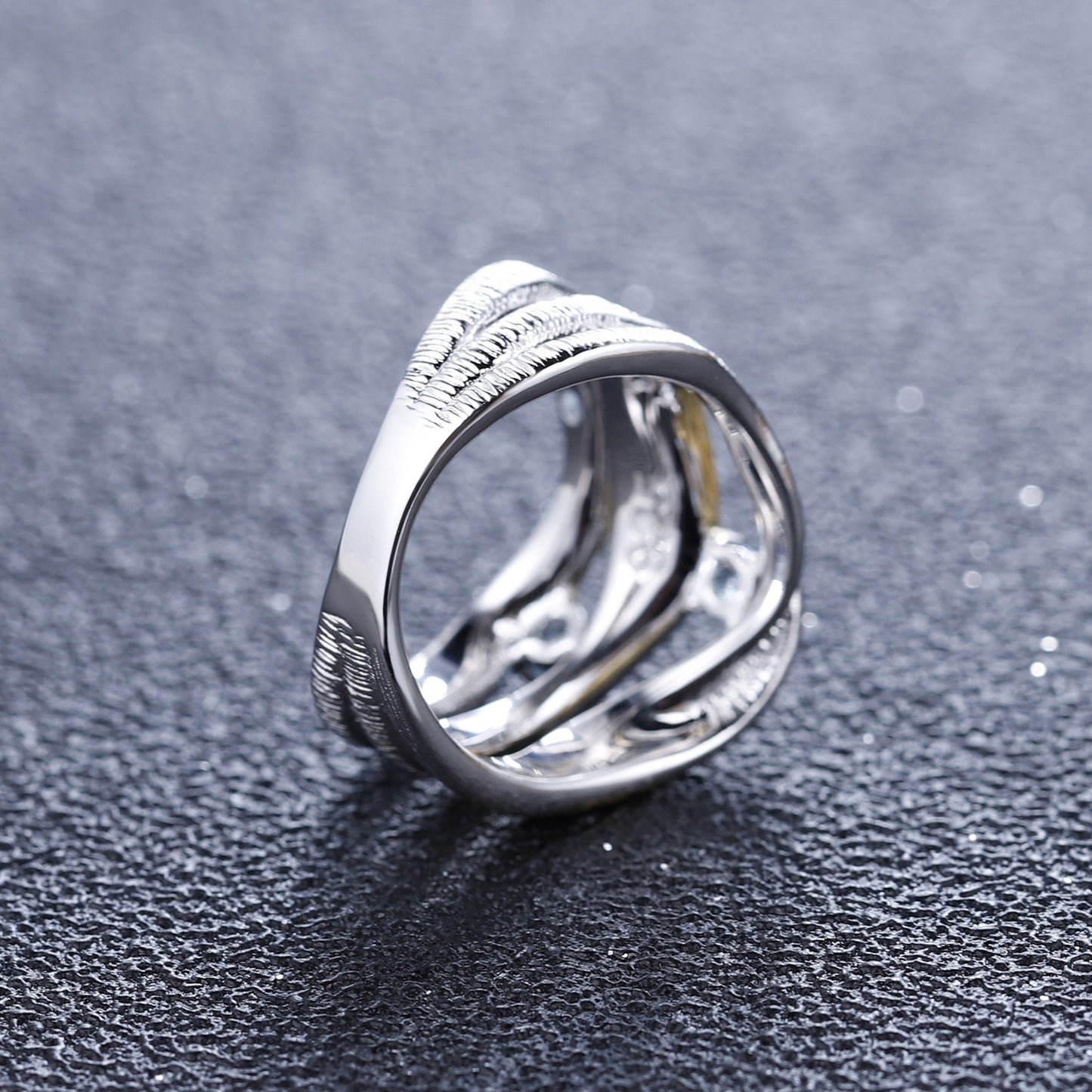 Anillo de topacio azul suizo natural en plata de ley 925, diseño original artesanal de Kemstone