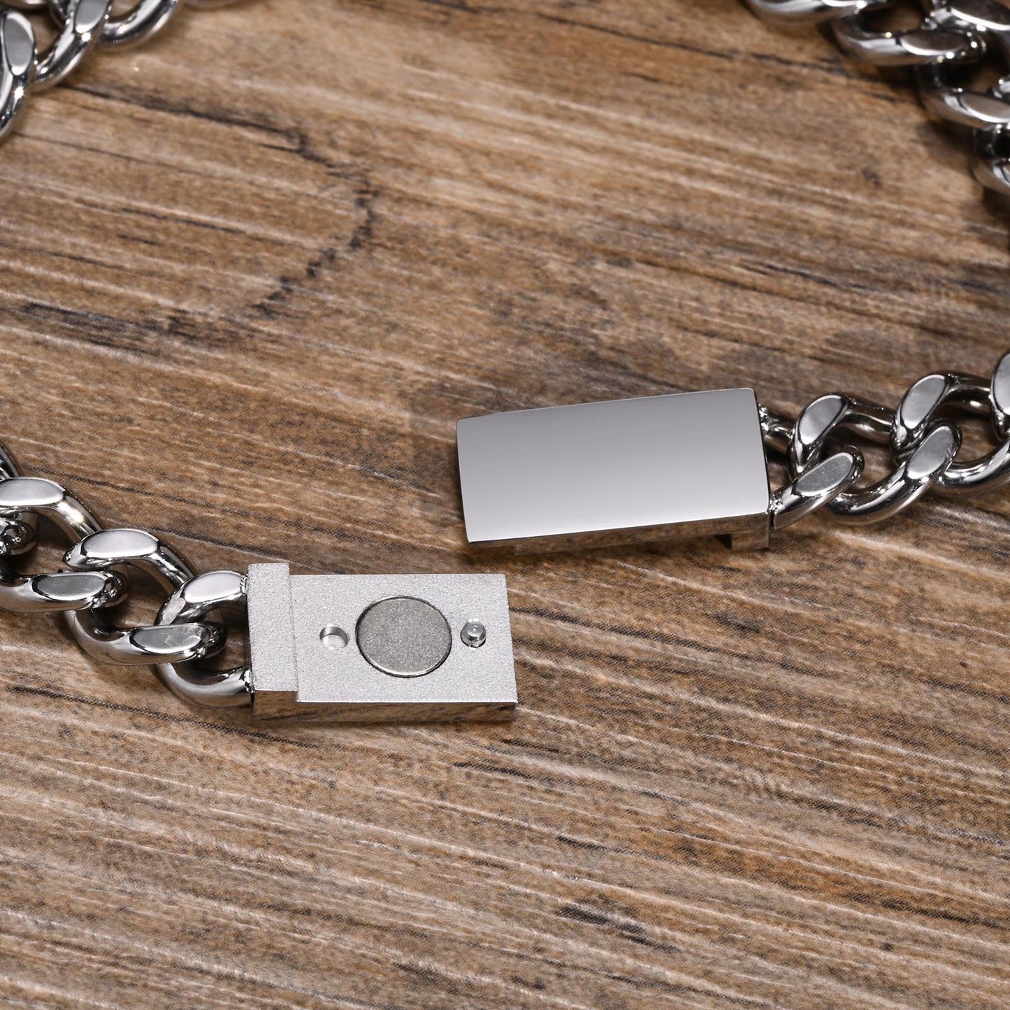 Bracciale con chiusura magnetica in acciaio inossidabile Kemstone - Finitura opaca di grosso spessore per uomo ED-796