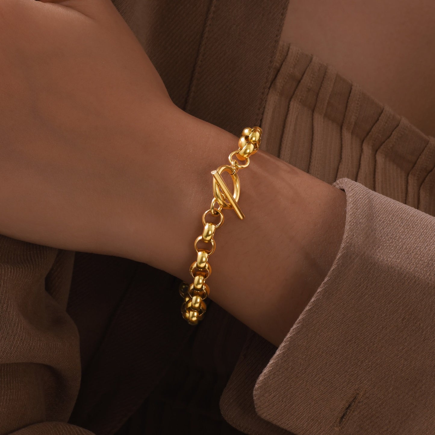 Elegante pulsera ajustable de acero inoxidable dorado con cadena de perlas redondas y cierre de seguridad OT: joyería minimalista para mujer con glamour diario BR2105