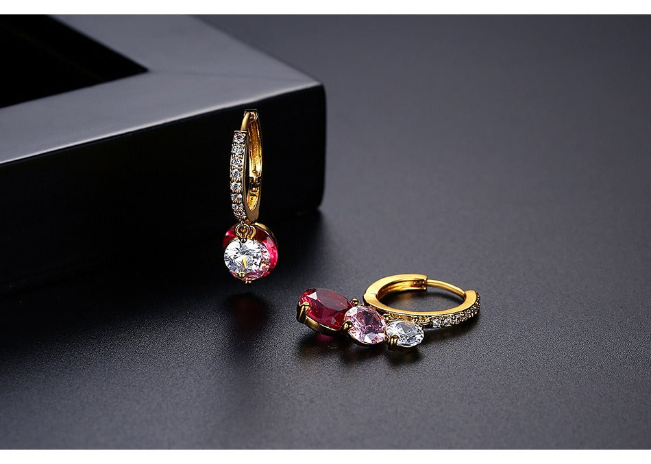 Pendientes de aro Kemstone con gotas de agua y detalles de cristal: joyería minimalista de cobre para una elegancia cotidiana E20040211