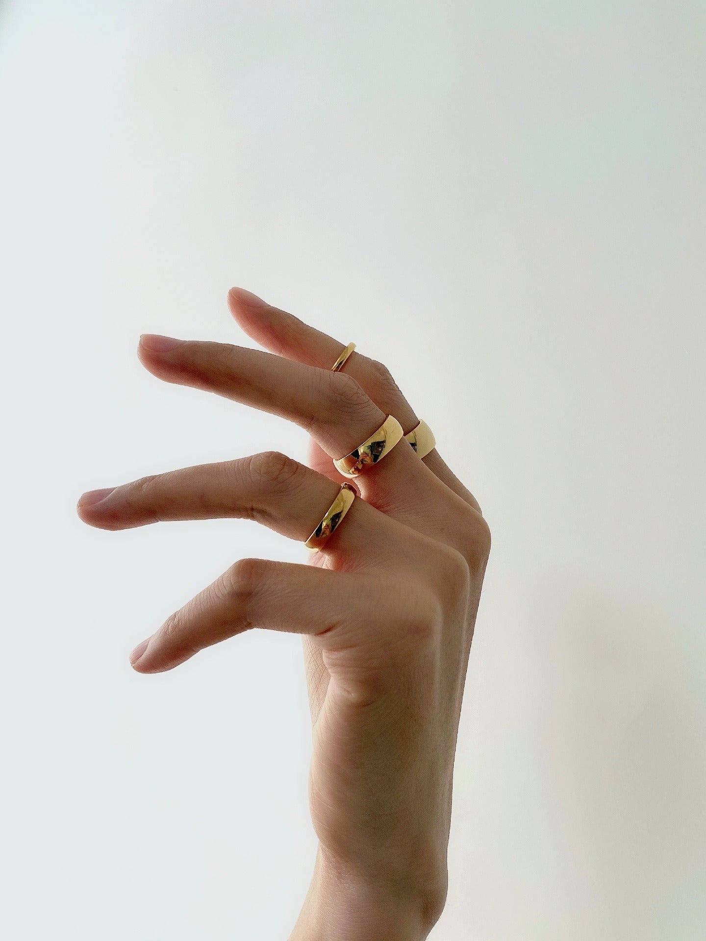 Anillos minimalistas de titanio Kemstone para pareja - Acabado dorado liso galvanizado R-001