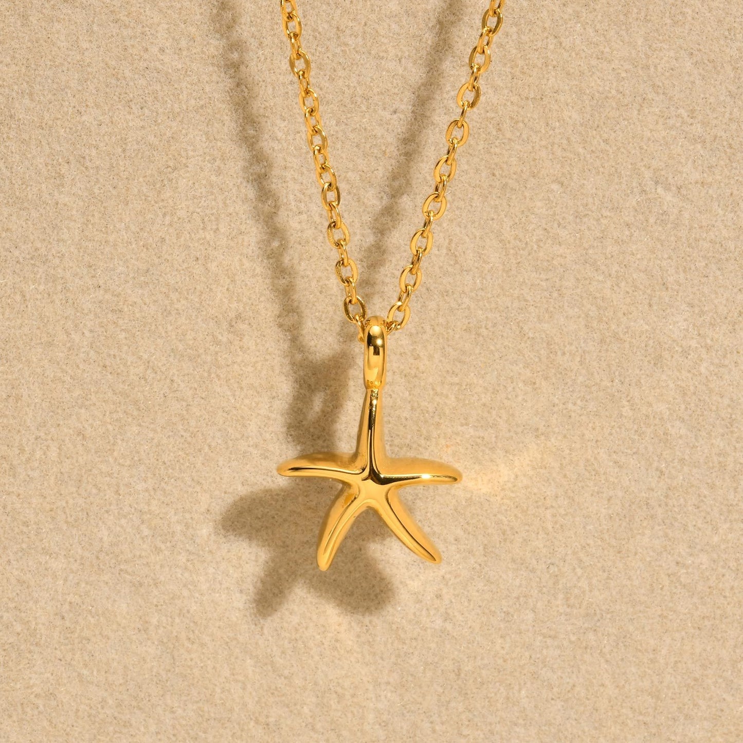 Collar con colgante de estrella de mar y perla Kemstone Ocean Whisper: joyería minimalista de acero inoxidable para combinar con elegancia diaria NC-1847