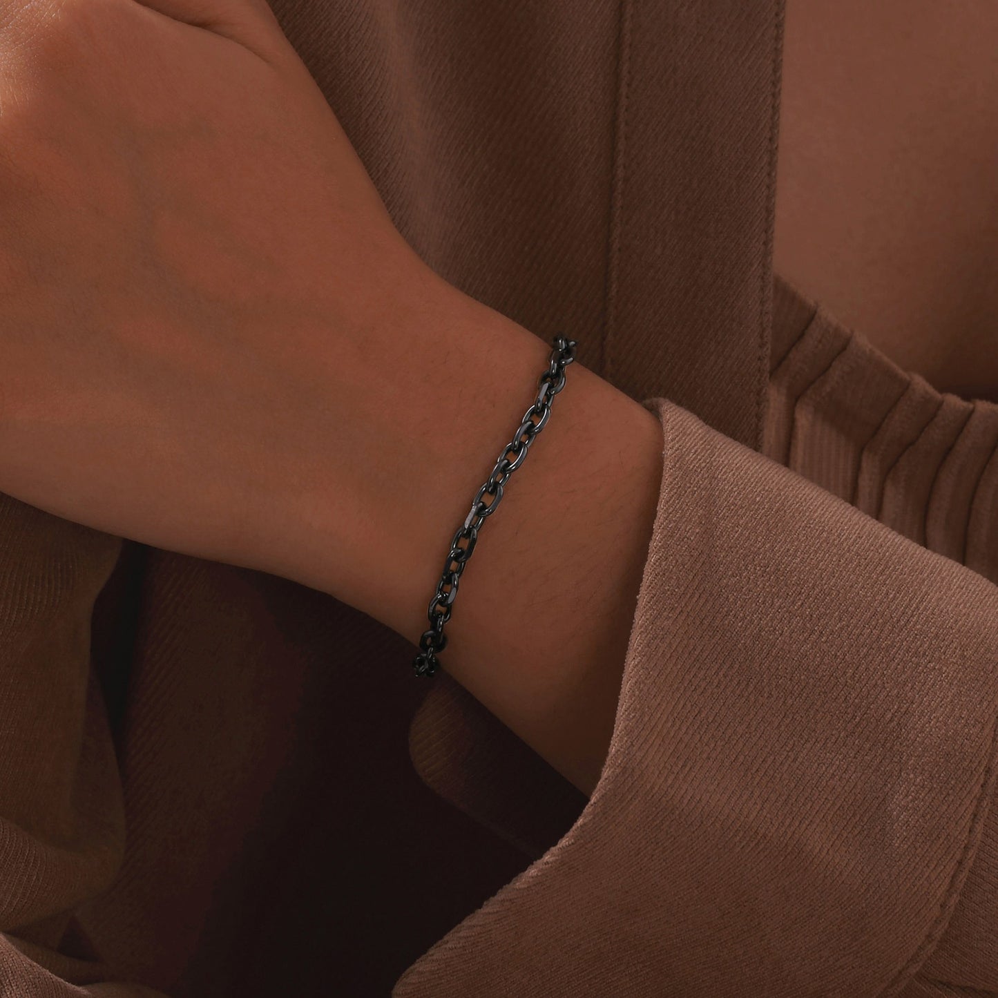 Pulsera de cadena angular de acero inoxidable dorado para mujer - Joyería personalizada con nombre y acabado pulido espejo 1914