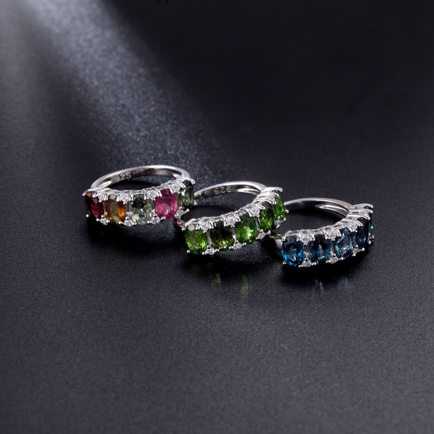 Anillo de plata de ley con turmalina natural, diseño original artesanal de Kemstone, con gemas de colores para mujer.