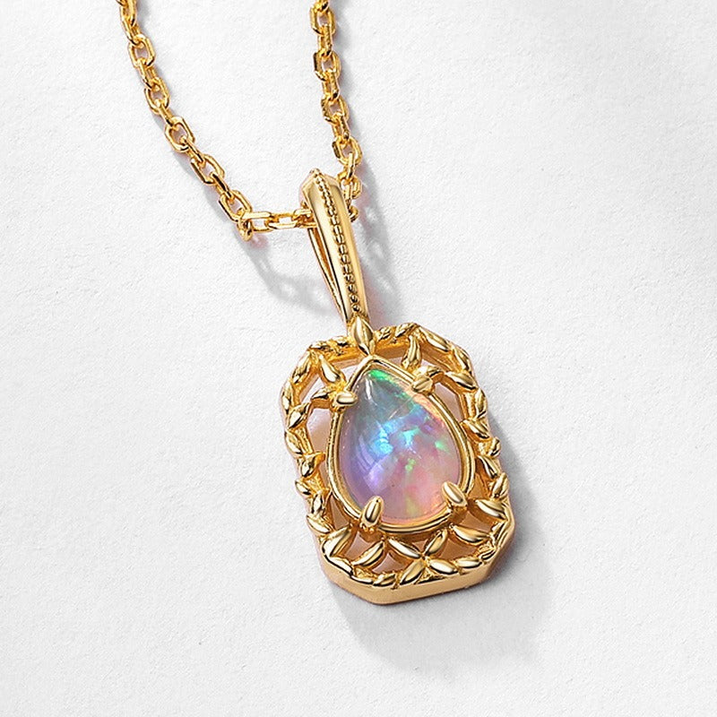 Collar con colgante de ópalo vintage, diseño original artesanal de Kemstone - Diseño intrincado de plata S925 bañado en oro, 45 cm
