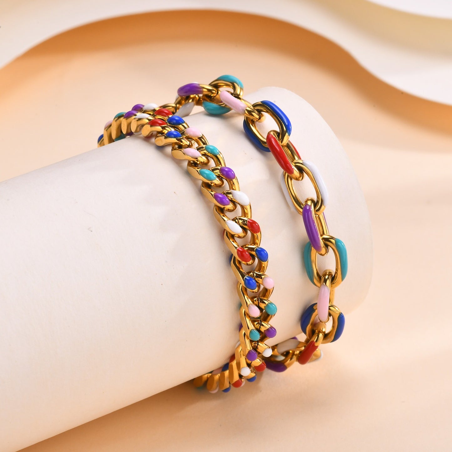 Pulsera Kemstone de acero inoxidable con cadena cubana de resina coloreada - Acabado en oro de 18 quilates, joyería de moda para mujer BR-1964