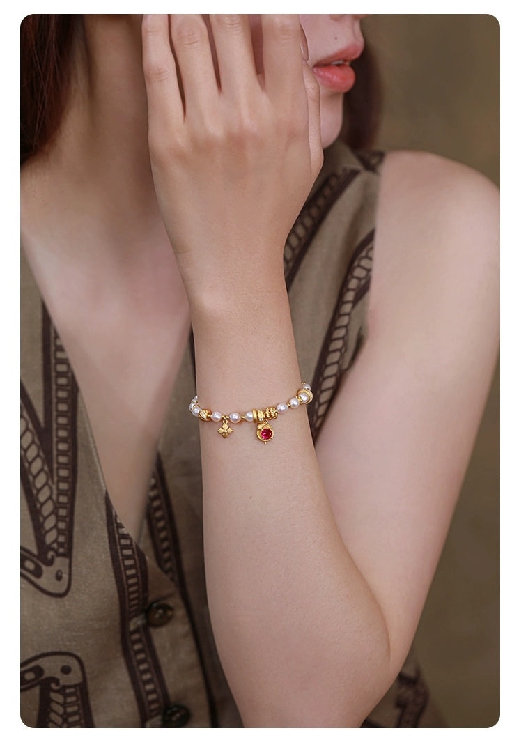 Pulsera con dije "Serpiente de la Fortuna" de Kemstone, hecha a mano • Oro vermeil de 18 quilates • Perlas naturales RSY-B609357