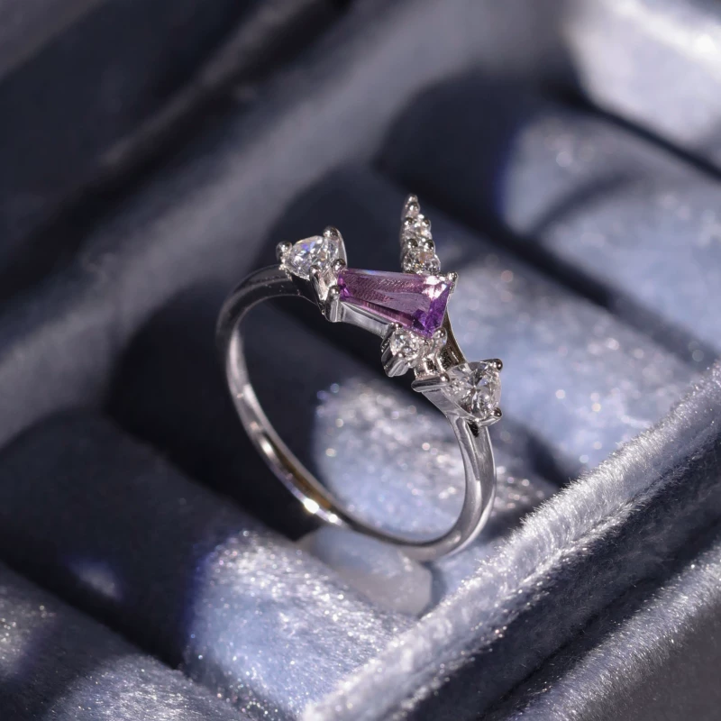 Anillo de unicornio galaxia, diseño original artesanal de Kemstone, en plata de ley 925 con amatista y circonita cúbica EMR-603137