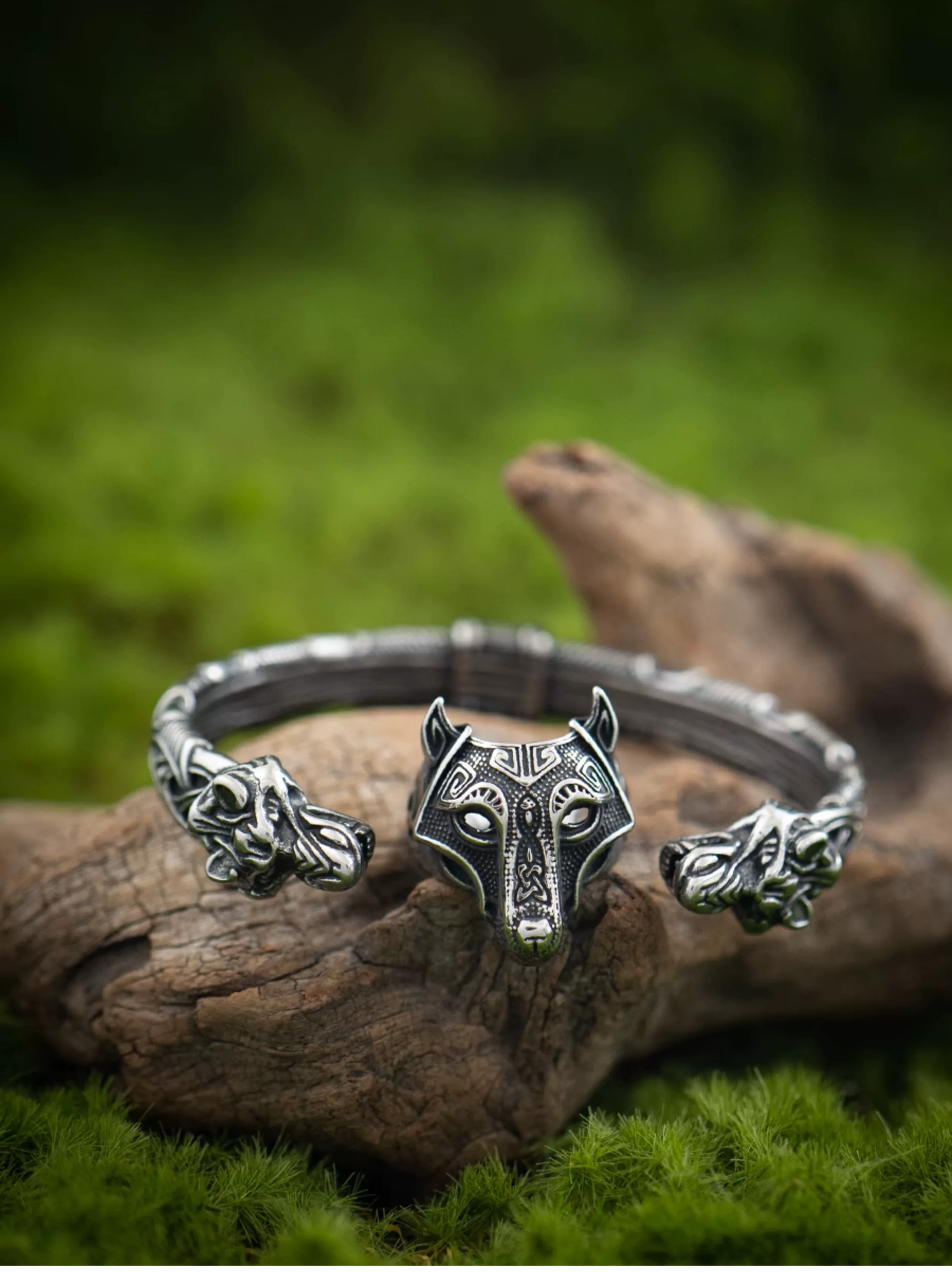 Kemstone Norse Viking Wolf Head Ring – Titanium Steel Fenrir Inspired NWR525306
