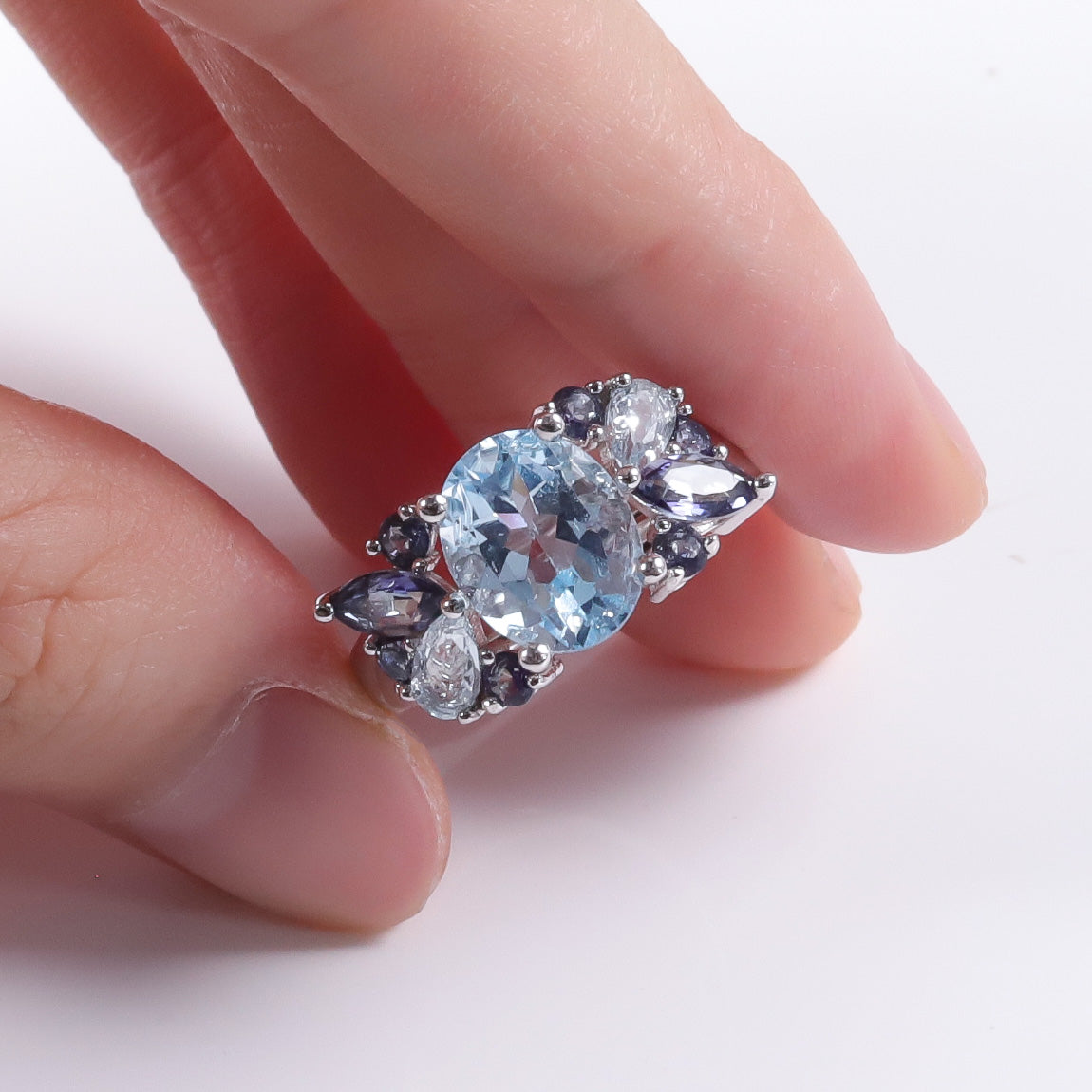 Anillo ajustable de topacio azul cielo floral con detalles de cuarzo místico, diseño original artesanal de Kemstone, 3,47 quilates, K244301R