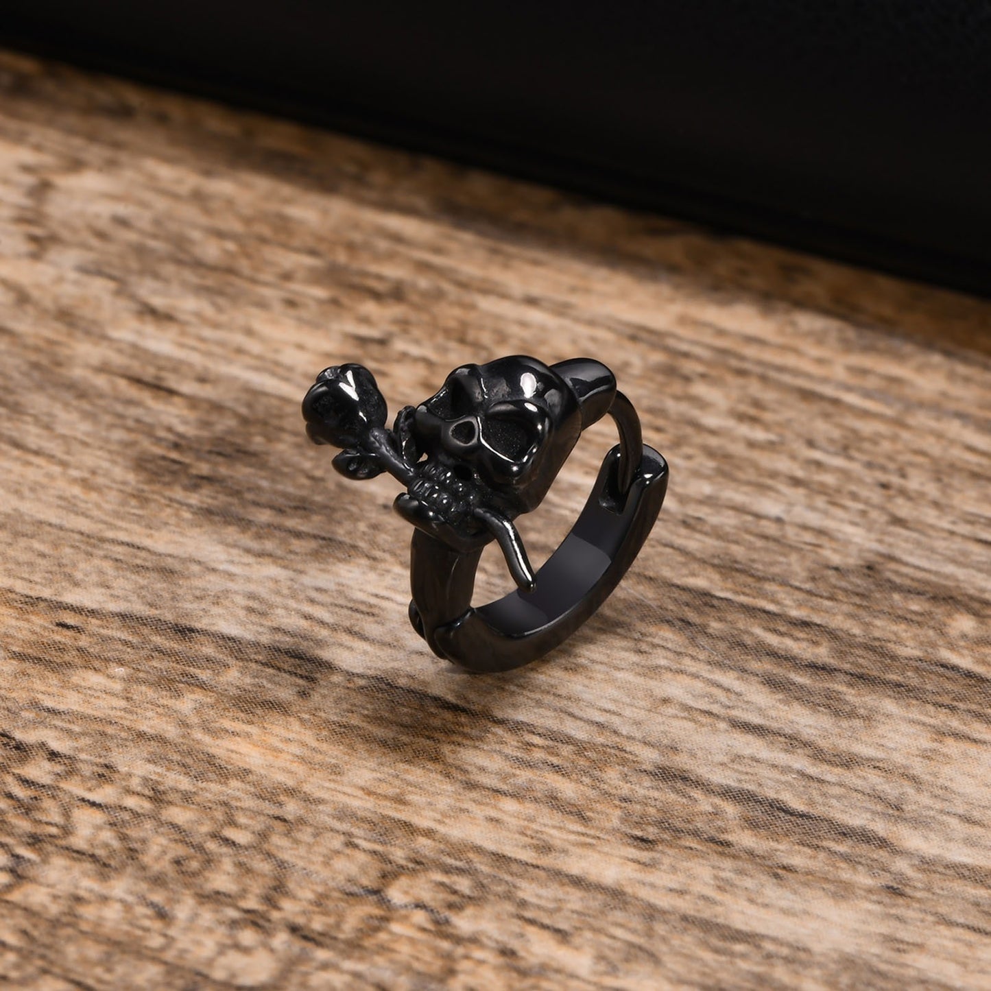 Skull & Rose Hoop Earring for Men – Gothic Stainless Steel Jewelry with Dark Elegance EH-444