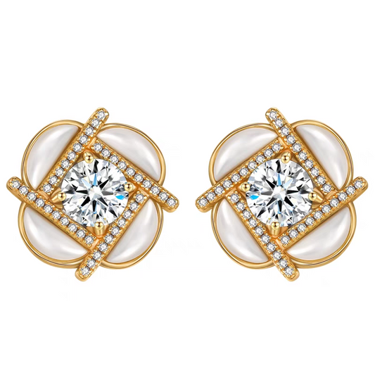 Pendientes de trébol de molino de viento con diseño original de Kemstone, hechos a mano. Pendientes de nácar en plata bañada en oro con detalles de topacio azul cielo.