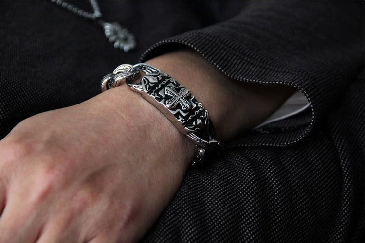 Kemstone Men’s Gothic Cross Bracelet – 17mm Vintage Stainless Steel Chain | KB15267-D