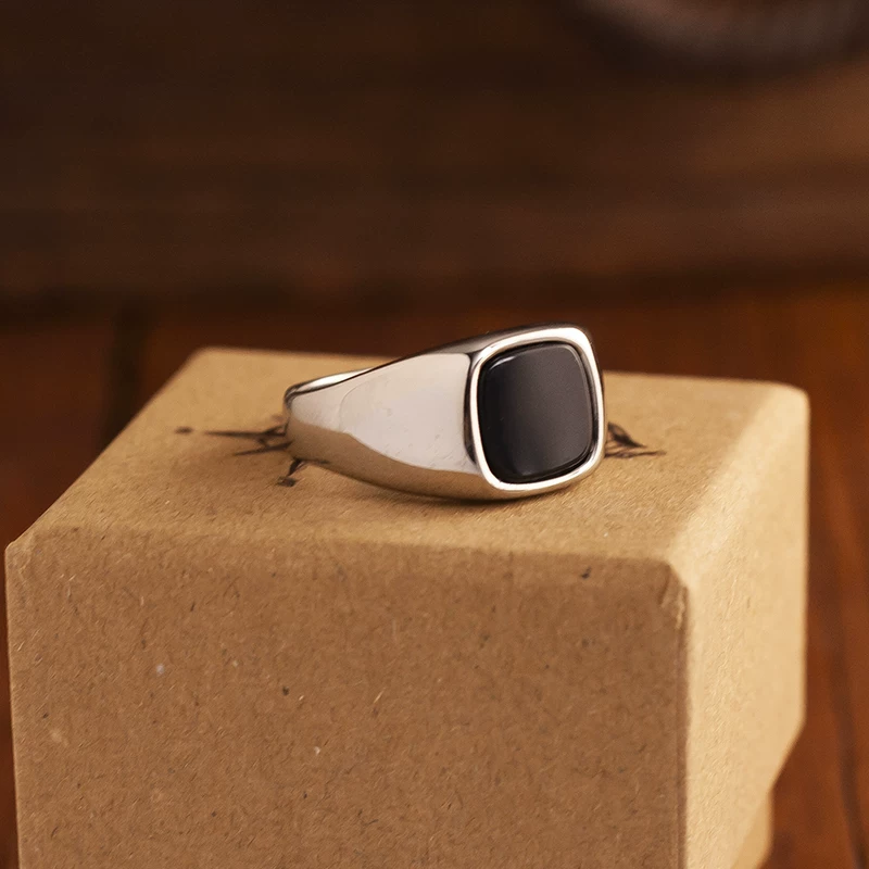 Kemstone Urban Gentleman Ring – Minimalist Titanium Steel Men’s Jewelry with Black Square Stone NW-R051439