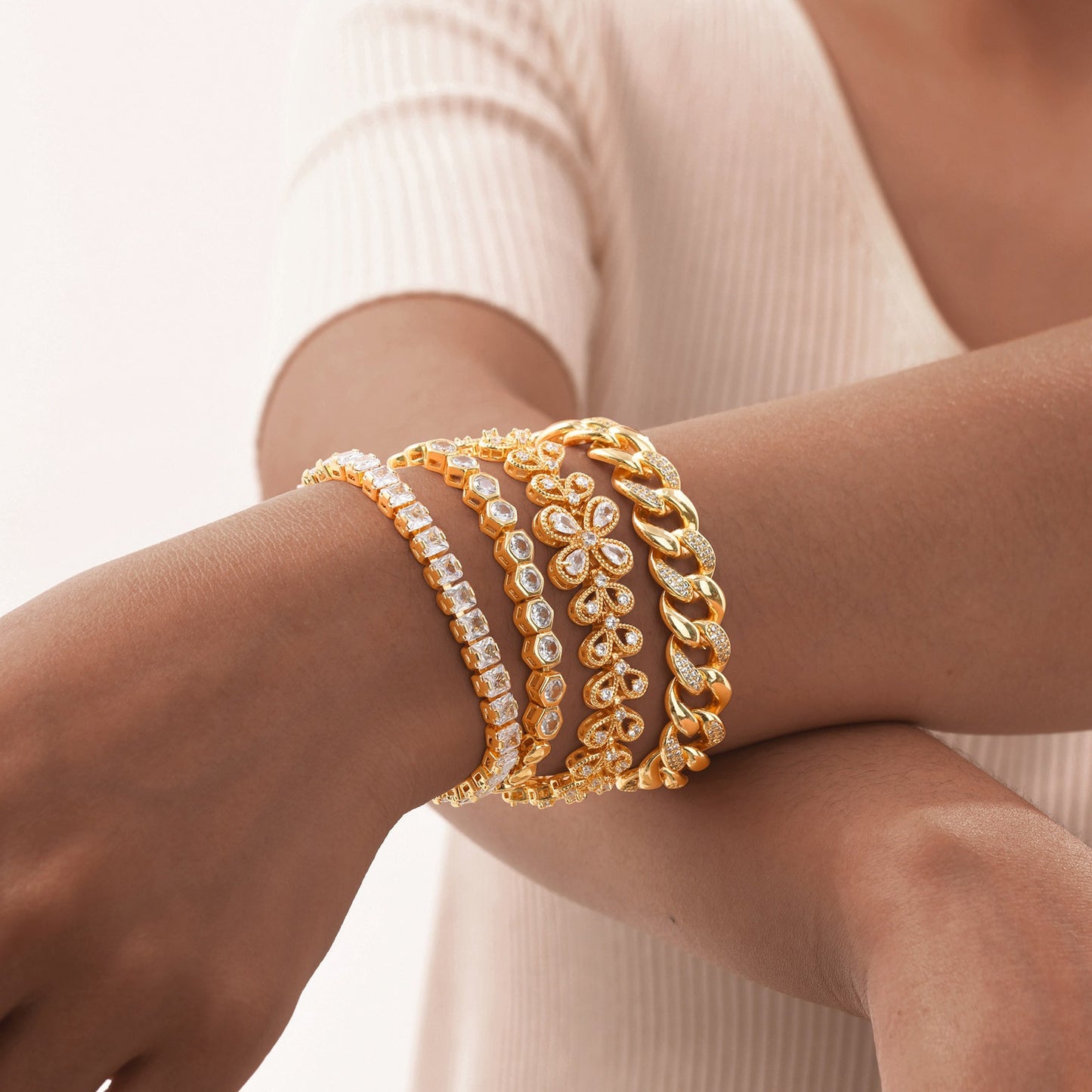 Pulsera de tenis con circonitas doradas para mujer - Elegante pulsera de cristal PBR-129