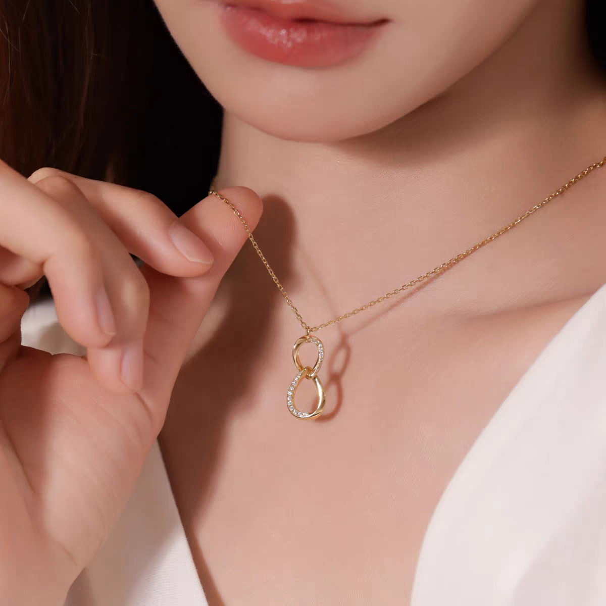 Kemstone Moissanite Infinity Necklace – 18K Gold Plated Sterling Silver Mobius Loop Pendant, Gift for Her EM-HXN180