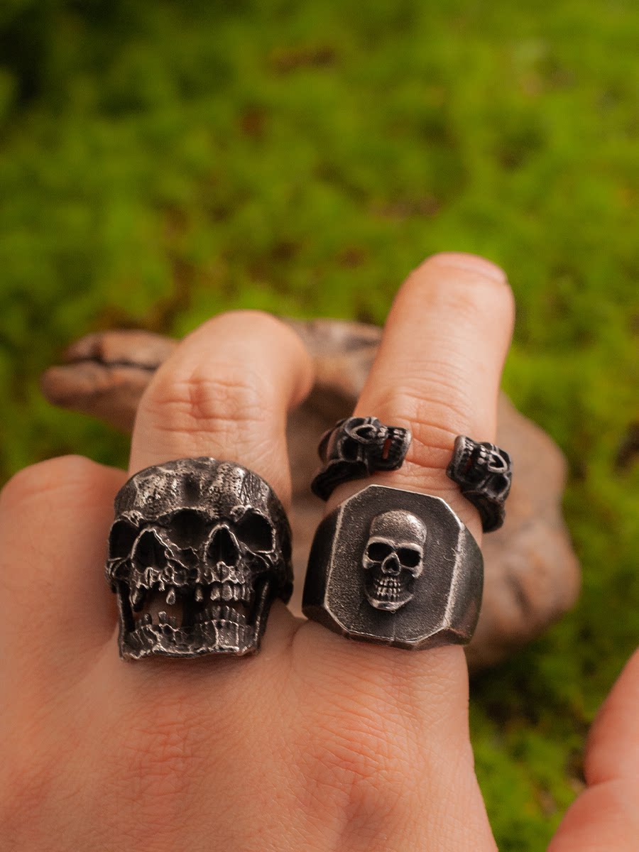 Kemstone Skull Signet Ring – Square Titanium Steel for Men NW-JZ172