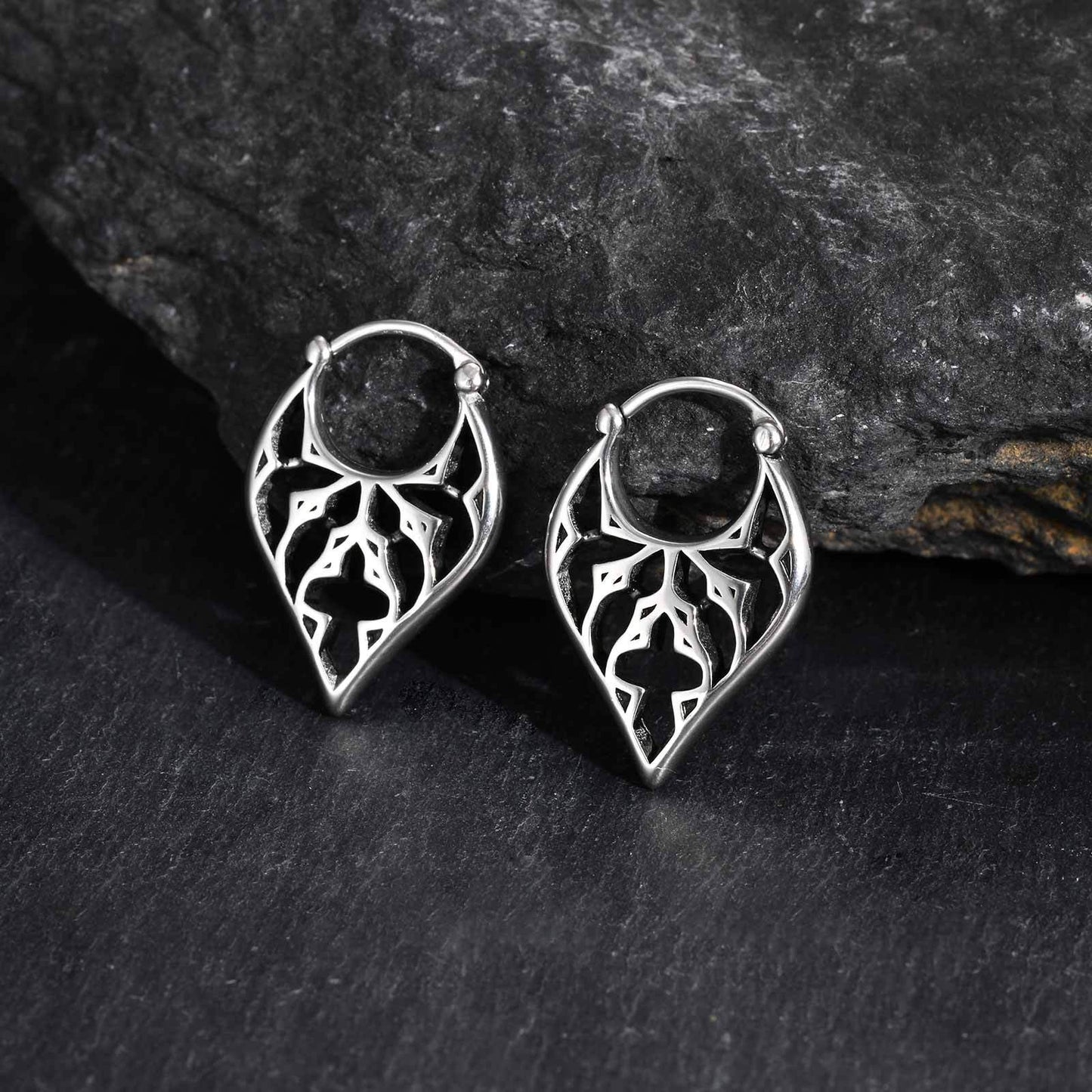 Kemstone Men’s Stainless Steel Leaf Hoop Earrings – Vintage Style EH-819