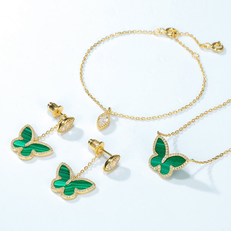 Pendientes de mariposa con diseño original artesanal de Kemstone para mujer: elegantes pendientes largos de plata S925 bañados en oro.