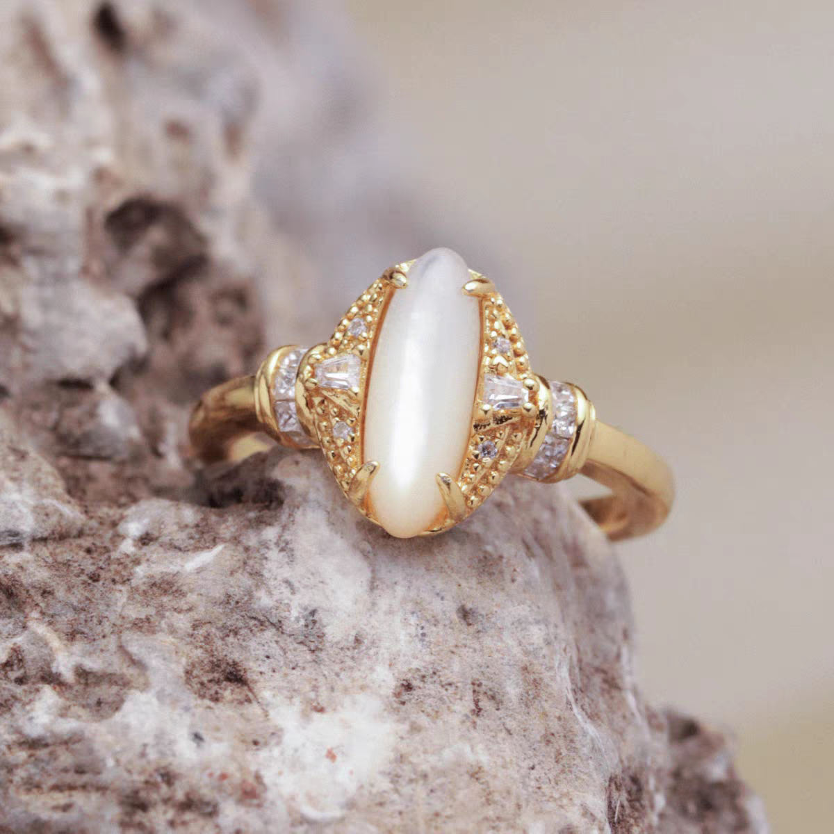 Kemstone White Shell Ring – 925 Silver Gold Plated Vintage Cubic Zirconia Stacking Ring EM-LXR216
