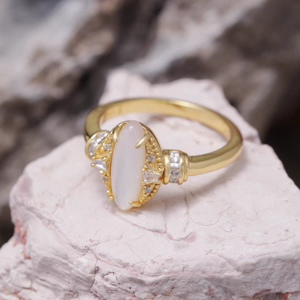 Kemstone White Shell Ring – 925 Silver Gold Plated Vintage Cubic Zirconia Stacking Ring EM-LXR216