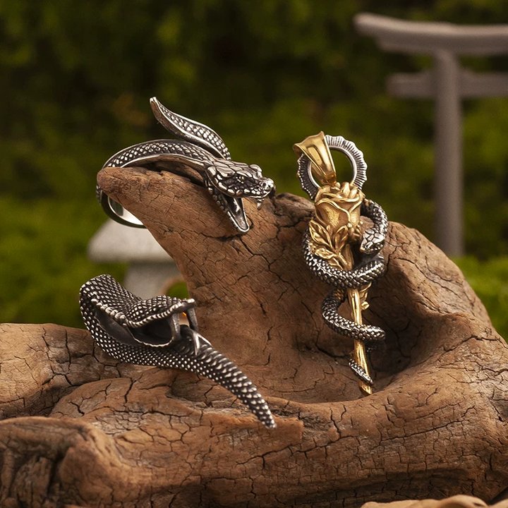 Collana con ciondolo Kemstone Mythic Serpent & Rose – Acciaio inossidabile, stile greco vintage NWN-09528