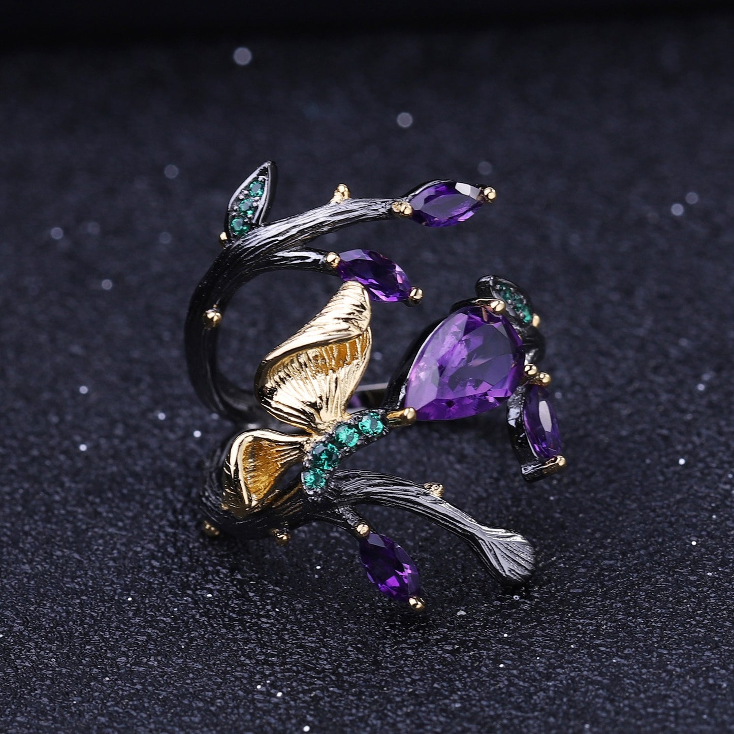 Anillo de plata de ley con amatista natural, diseño original, hecho a mano por Kemstone, con diseño de mariposa y baño de oro y negro.