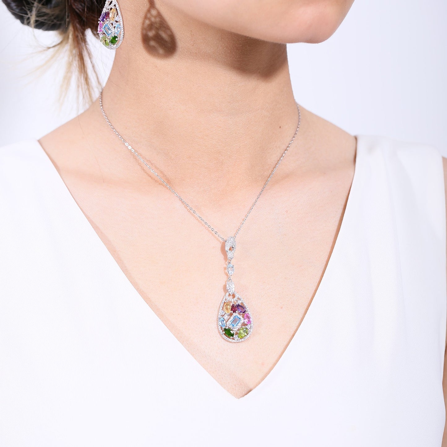 Collar con colgante de lágrima de topacio azul natural y piedras preciosas multicolores, diseño original artesanal de Kemstone | Plata de ley S925 | Cadena de 45 cm