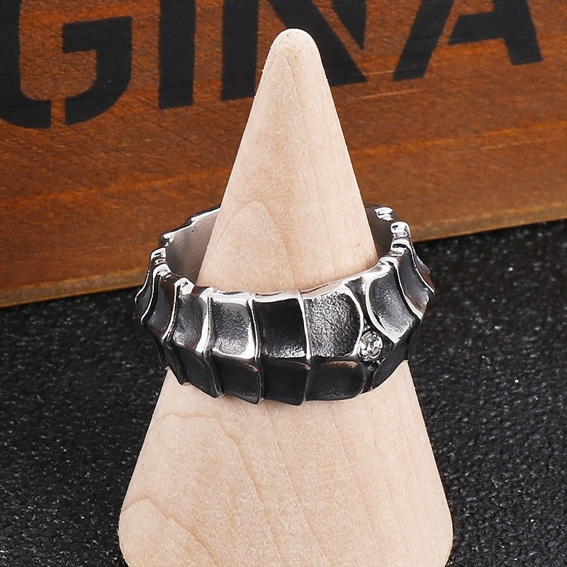 Anello Kemstone in acciaio inossidabile con drago inciso - Gioiello da uomo audace in stile vintage con dettagli in zirconia cubica KR104722-KJX
