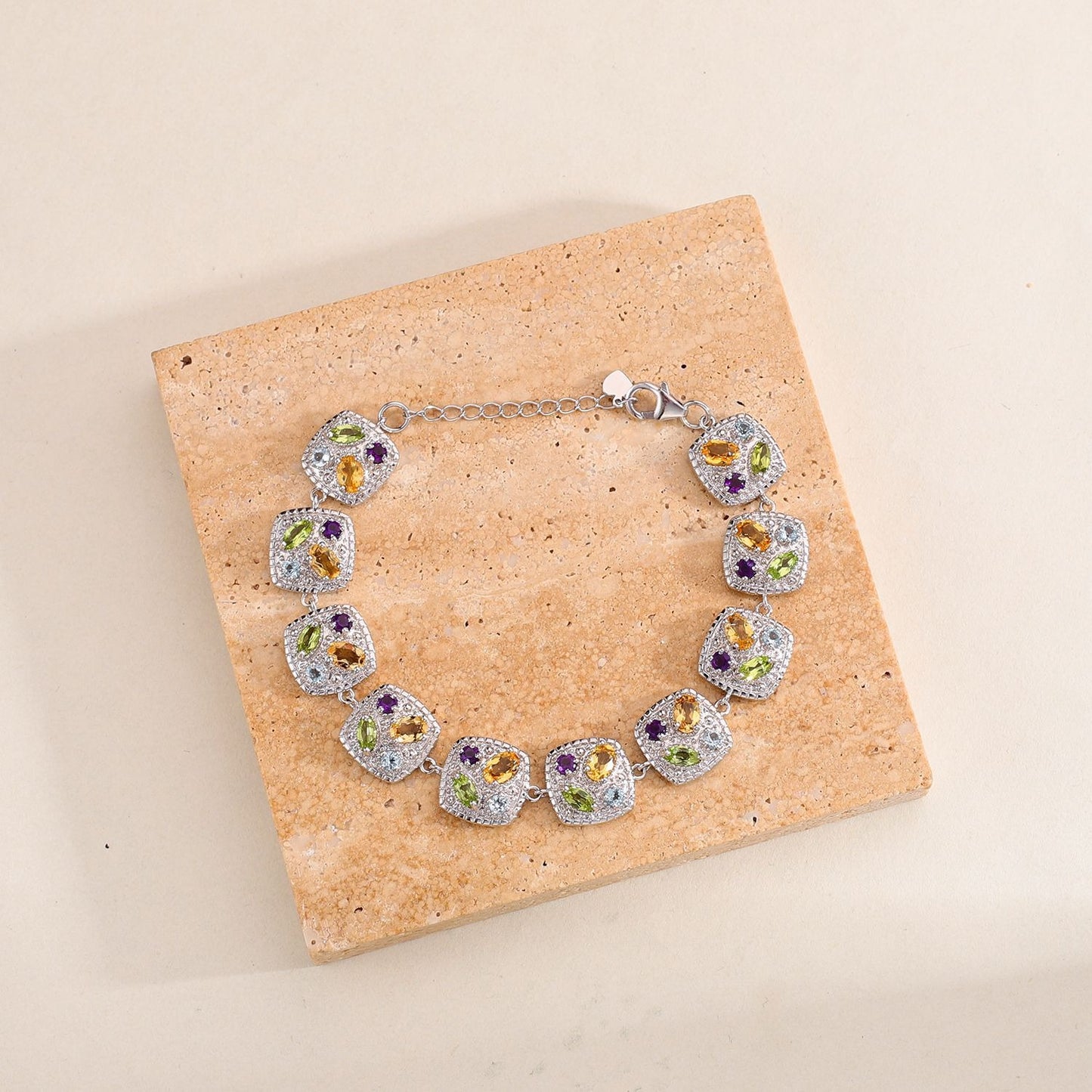 Pulsera de piedras preciosas naturales de diseño original hecha a mano por Kemstone - Joyería de lujo en plata de ley S925