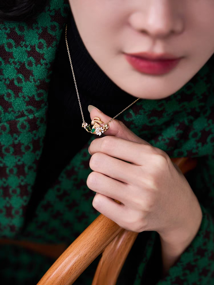 BEFINE Rabbit Necklace – Gold-Plated 925 Sterling Silver | Green Gemstone & Enamel Daisy Pendant | Healing Jewelry by Kemstone