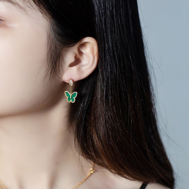 Pendientes de mariposa con diseño original artesanal de Kemstone para mujer: elegantes pendientes largos de plata S925 bañados en oro.