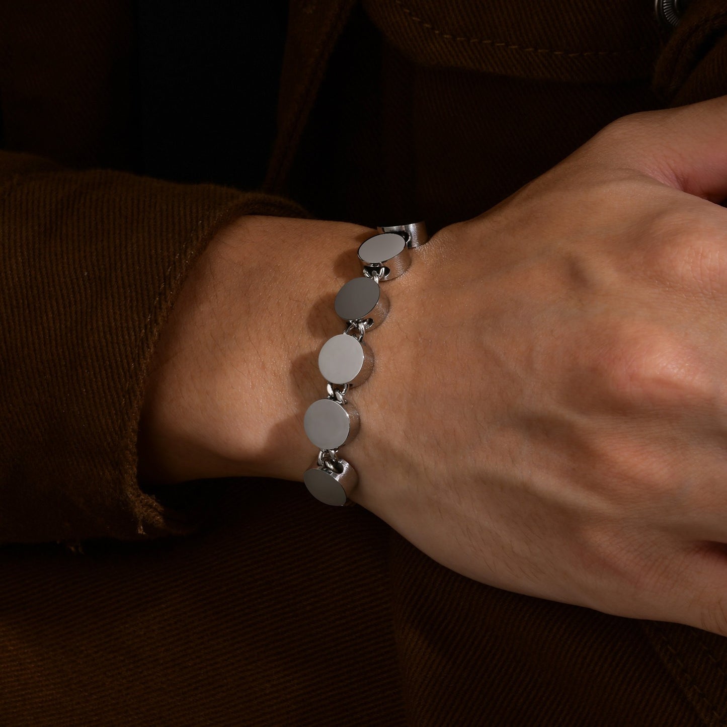 Kemstone Men’s Custom Engraving Stainless Steel Bracelet – Movable Round Charms on Cuban Chain BR-1451