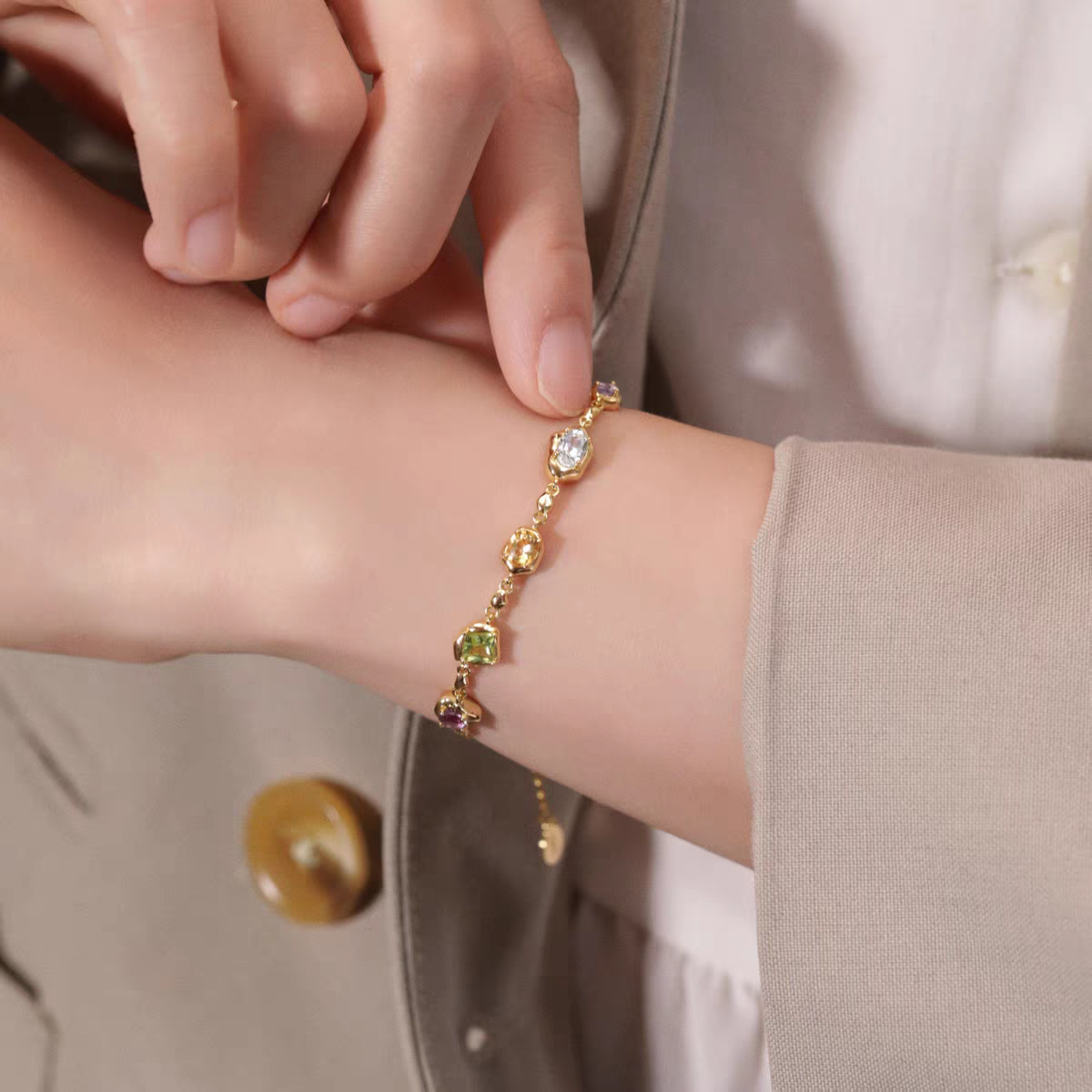 Kemstone Colorful Gemstone Bracelet – 925 Silver Gold Plated, Natural Amethyst Peridot Citrine Topaz Design for Women EM-KKHP333