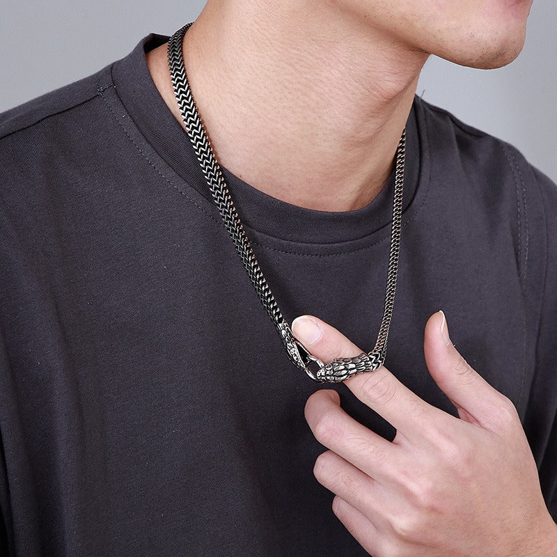 Kemstone Serpent Legacy – Collar de acero de titanio forjado a mano con texturas envejecidas KN202158