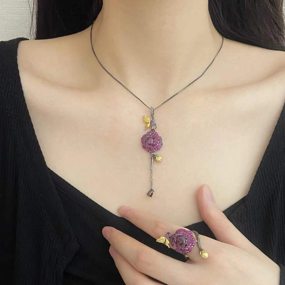 Collar con colgante de rosa de plata de ley S925, diseño original artesanal de Kemstone, con múltiples piedras preciosas, 45,7 cm