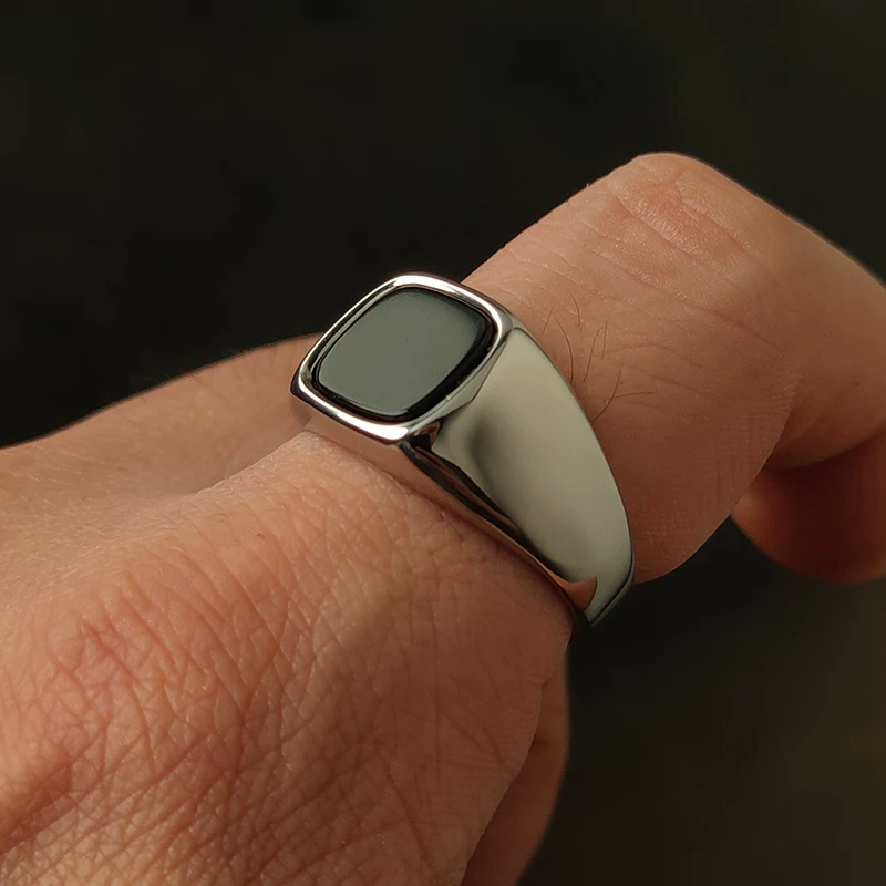 Kemstone Urban Gentleman Ring – Minimalist Titanium Steel Men’s Jewelry with Black Square Stone NW-R051439