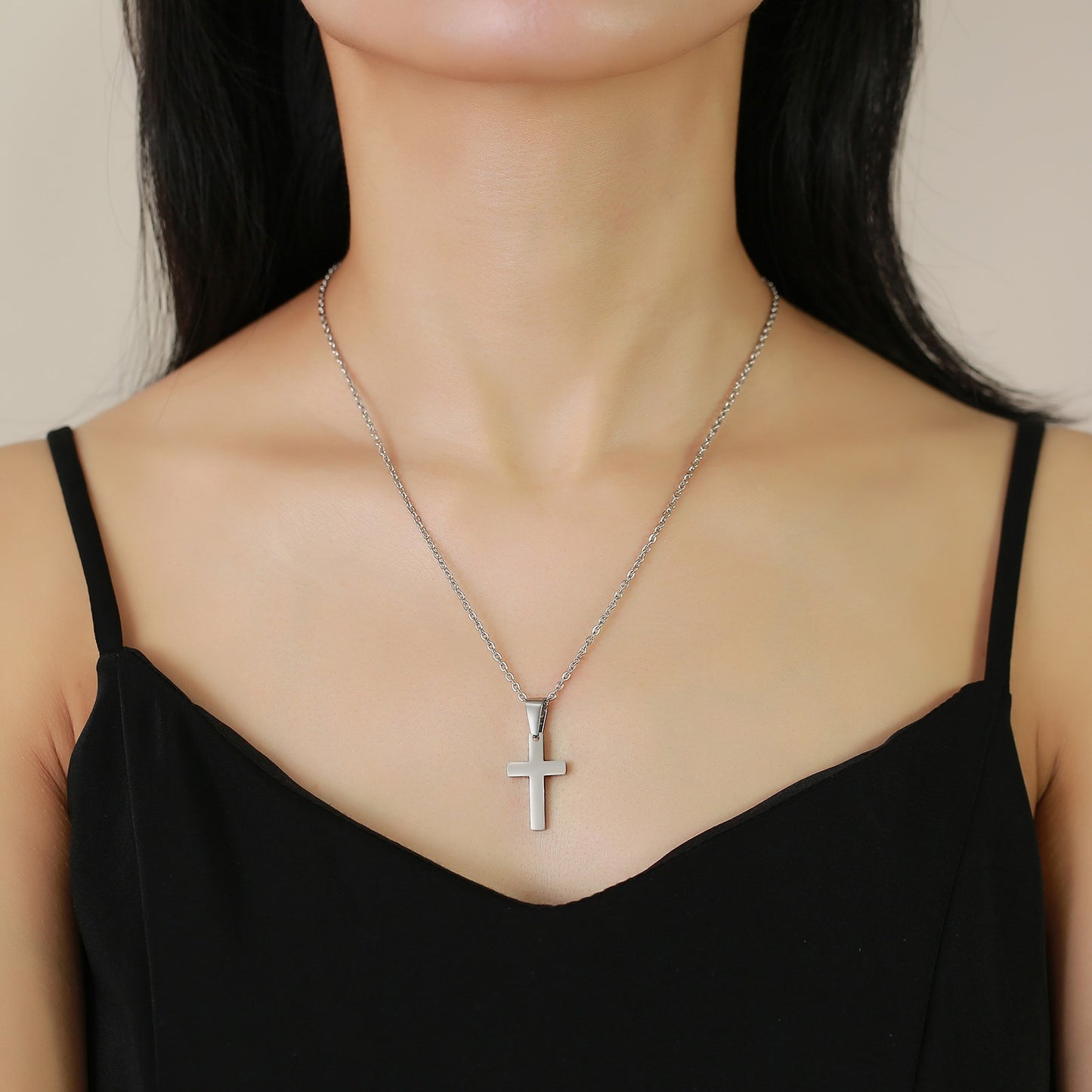 Collar con colgante de cruz de acero inoxidable Kemstone: joyería minimalista y ligera para hombres y mujeres PN-1479