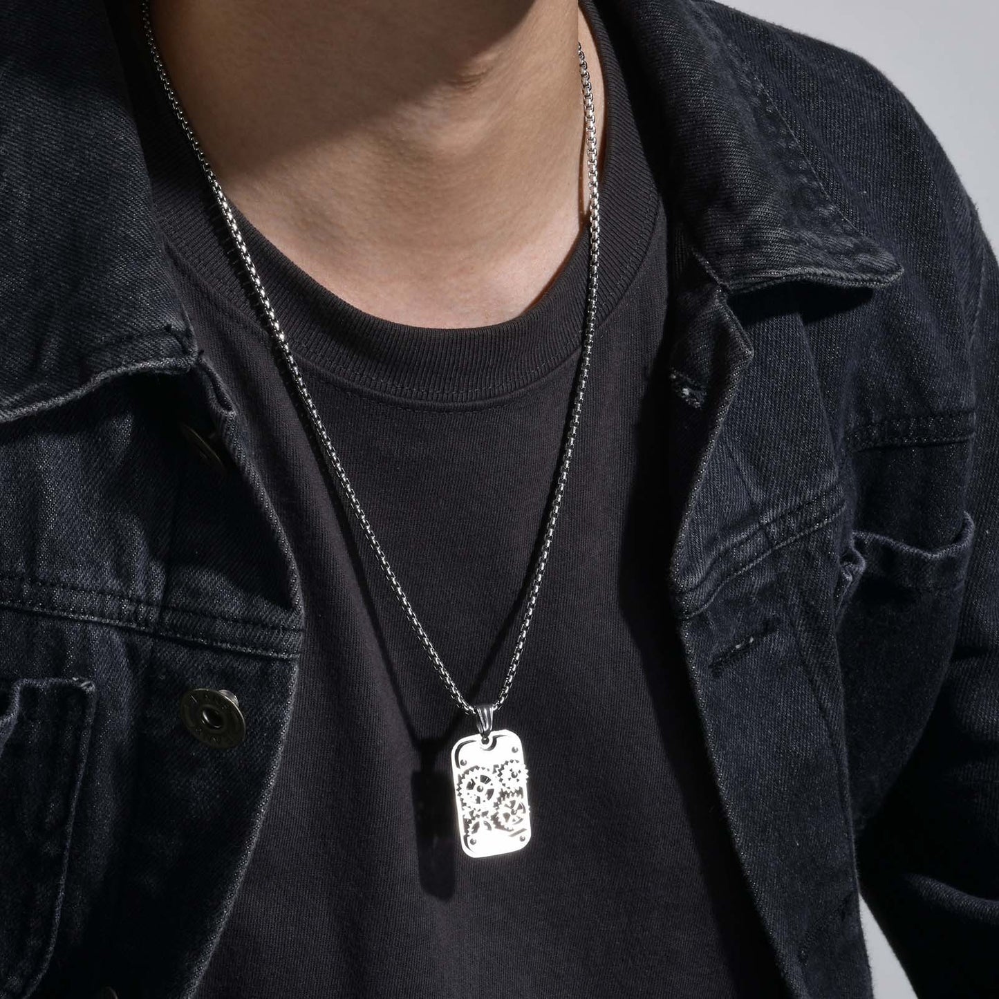 Kemstone Titanium Steel Gear Pendant Necklace – Rotating Mechanical Streetwear PN-362