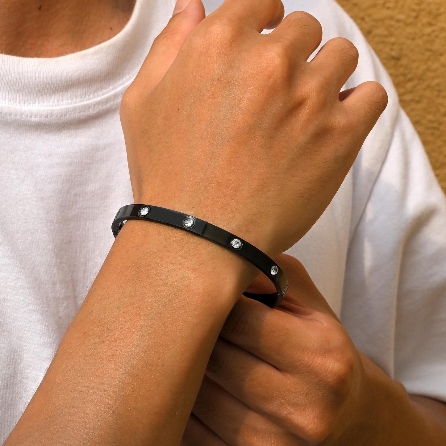 Brazalete minimalista de cristal Kemstone de acero inoxidable de 6 mm | Ligero - Ideal para el día a día B-478
