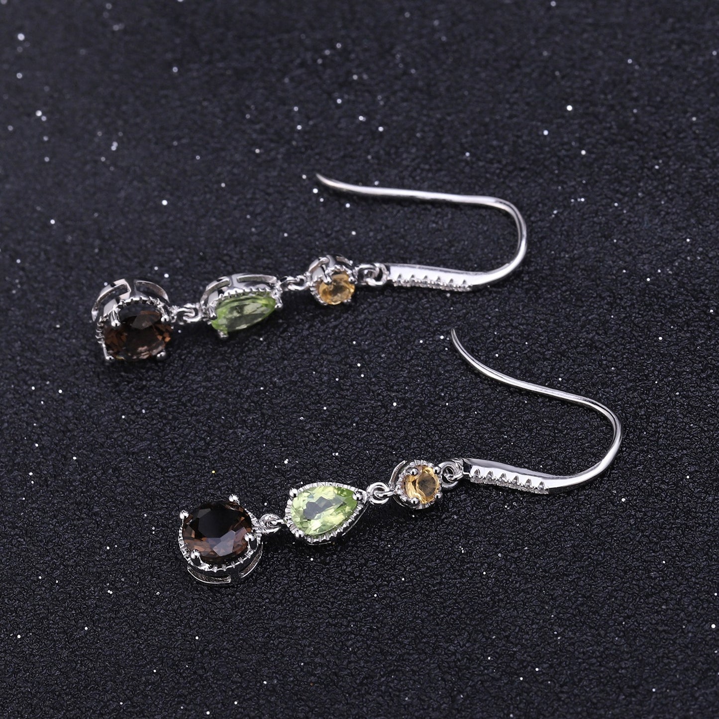 Pendientes colgantes de piedras preciosas naturales de diseño original hechos a mano por Kemstone en plata de ley S925 con topacio, peridoto y citrino.
