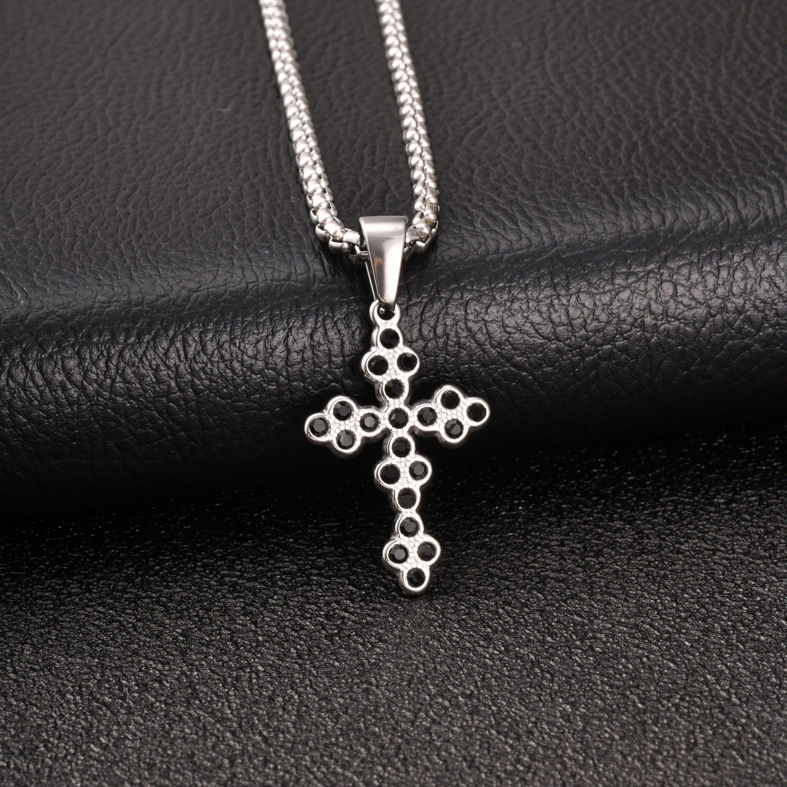 Chirs　ボズレック１５３cm ゼロキャンバー Kemstone Stainless Steel Black Cubic Zirconia Cross Necklace Pendant